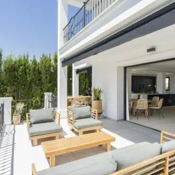 Elegant Newly Refurbished Villa Fully Furnished With Chic Scandinavian-inspired Decor In Puerto Del Capitan Benahavis Picture 2