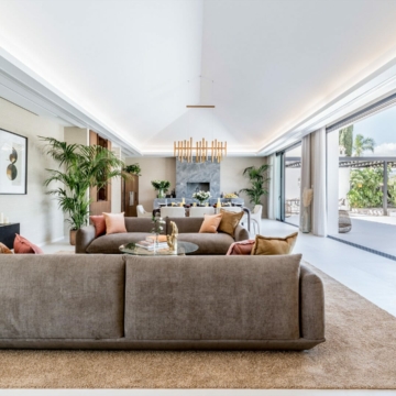 Stylish Villa Located in the Sought After Residential Area of Los Naranjos in Marbella Picture 7