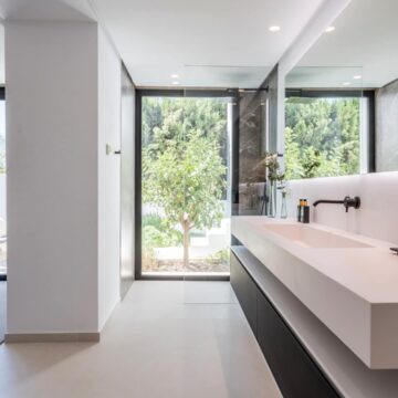 Stylish Villa Located in the Sought After Residential Area of Los Naranjos in Marbella Picture 24