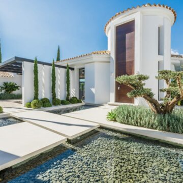 Stylish Villa Located in the Sought After Residential Area of Los Naranjos in Marbella Picture 35