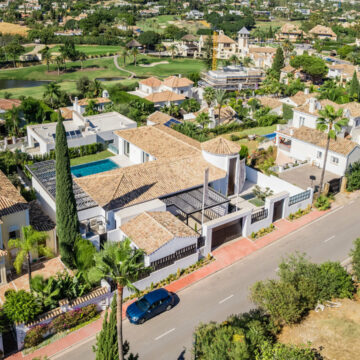 Stylish Villa Located in the Sought After Residential Area of Los Naranjos in Marbella Picture 36