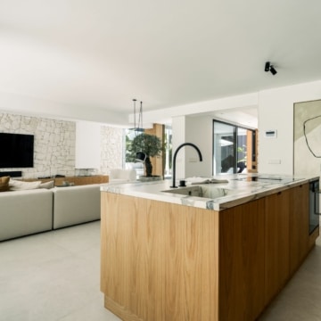 Exquisite Newly Renovated Detached Scandinavian Villa in the heart of Nueva Andalucia, Marbella Picture 3
