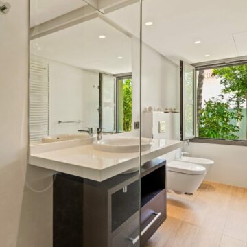Sophisticated Single Storey Villa in the Secluded Enclave of La Cerquilla, Nueva Andalucia Picture 16