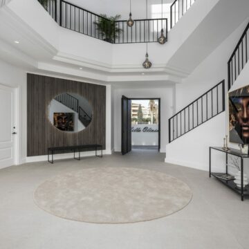 Luxurious Family Villa with Panoramic Views in the Prestigious Los Flamingos Golf Resort, Benahavis Picture 5