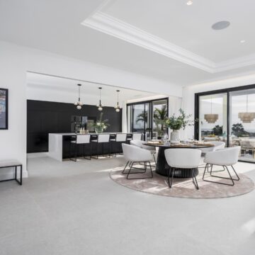 Luxurious Family Villa with Panoramic Views in the Prestigious Los Flamingos Golf Resort, Benahavis Picture 9