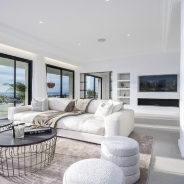 Luxurious Family Villa with Panoramic Views in the Prestigious Los Flamingos Golf Resort, Benahavis Picture 12