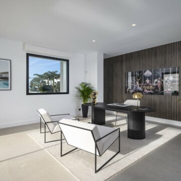 Luxurious Family Villa with Panoramic Views in the Prestigious Los Flamingos Golf Resort, Benahavis Picture 13