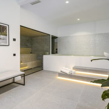 Luxurious Family Villa with Panoramic Views in the Prestigious Los Flamingos Golf Resort, Benahavis Picture 37