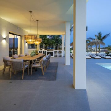 Luxurious Family Villa with Panoramic Views in the Prestigious Los Flamingos Golf Resort, Benahavis Picture 8