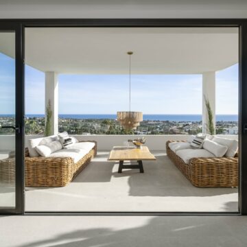 Luxurious Family Villa with Panoramic Views in the Prestigious Los Flamingos Golf Resort, Benahavis Picture 19
