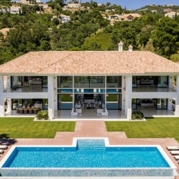 8-Bedroom Brandnew Masterpiece Villa Situated in the Ultra-Exclusive Neighbourhood of La Zagaleta, Benahavis Picture 3