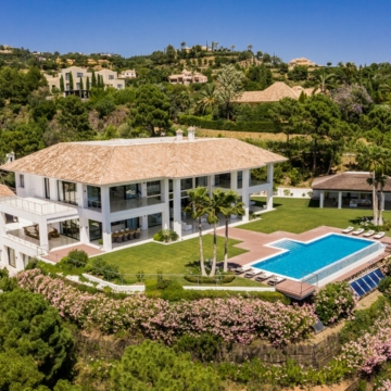 8-Bedroom Brandnew Masterpiece Villa Situated in the Ultra-Exclusive Neighbourhood of La Zagaleta, Benahavis Picture 0