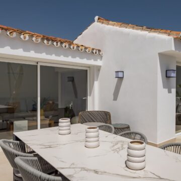 Charming Fully Renovated Beachfront Villa in Arena Beach, Estepona Picture 13