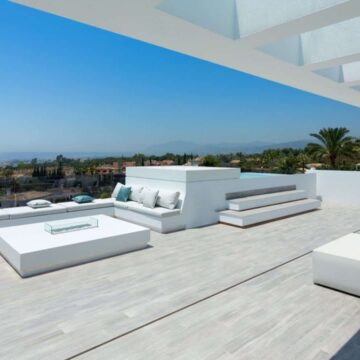 Beautifully Presented Luxury Villa with Spectacular Sea and Mountain Views in Nagueles with easy acces to Marbella Centre and Puerto Banus Picture 0
