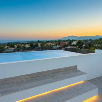 Beautifully Presented Luxury Villa with Spectacular Sea and Mountain Views in Nagueles with easy acces to Marbella Centre and Puerto Banus Picture 6