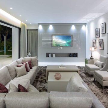Beautifully Presented Luxury Villa with Spectacular Sea and Mountain Views in Nagueles with easy acces to Marbella Centre and Puerto Banus Picture 17