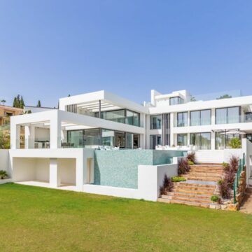 Brand New Elegant and Ultra-modern Villa with Panoramic Views of the Sea in El Paraiso , Benahavis Picture 0