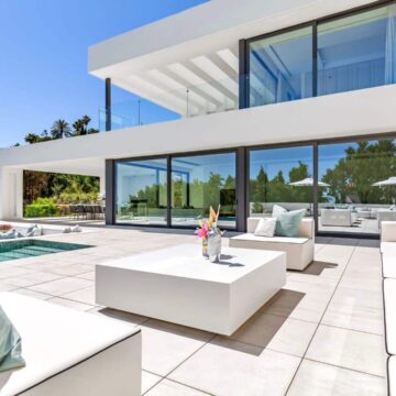 Brand New Elegant and Ultra-modern Villa with Panoramic Views of the Sea in El Paraiso , Benahavis Picture 5