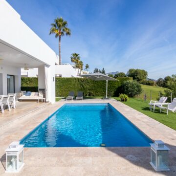 Bright Contemporary Villa with Magnificient Sea Views located next to a Golf Course and Beaches in La Alqueria, Benahavis Picture 5