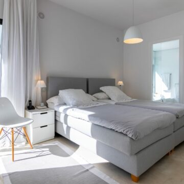 Bright Contemporary Villa with Magnificient Sea Views located next to a Golf Course and Beaches in La Alqueria, Benahavis Picture 20