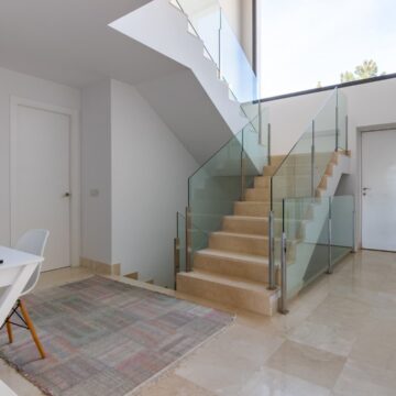 Bright Contemporary Villa with Magnificient Sea Views located next to a Golf Course and Beaches in La Alqueria, Benahavis Picture 13