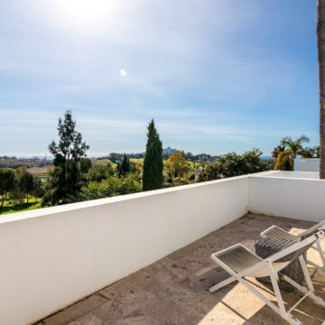 Bright Contemporary Villa with Magnificient Sea Views located next to a Golf Course and Beaches in La Alqueria, Benahavis Picture 18