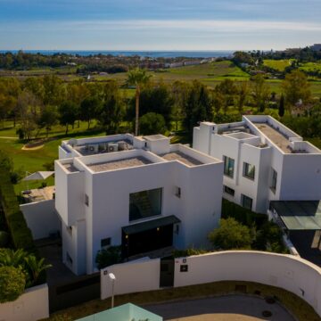 Bright Contemporary Villa with Magnificient Sea Views located next to a Golf Course and Beaches in La Alqueria, Benahavis Picture 27