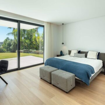 Elegant Modern Villa with Own Tennis Court and boasting Breathtaking Sea and Mountain Views near Prime Golf Courses in La Cerquilla, Nueva Andalucia Picture 20
