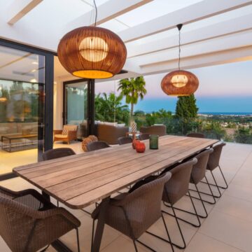 Elegant Modern Villa with Own Tennis Court and boasting Breathtaking Sea and Mountain Views near Prime Golf Courses in La Cerquilla, Nueva Andalucia Picture 2
