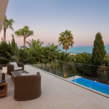 Elegant Modern Villa with Own Tennis Court and boasting Breathtaking Sea and Mountain Views near Prime Golf Courses in La Cerquilla, Nueva Andalucia Picture 4