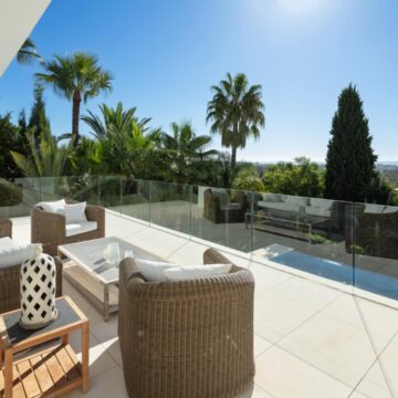 Elegant Modern Villa with Own Tennis Court and boasting Breathtaking Sea and Mountain Views near Prime Golf Courses in La Cerquilla, Nueva Andalucia Picture 5