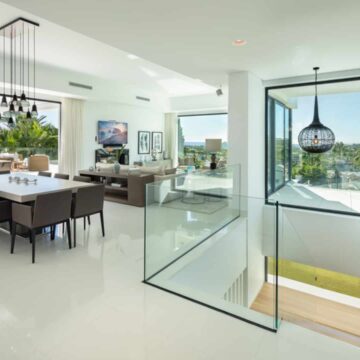 Elegant Modern Villa with Own Tennis Court and boasting Breathtaking Sea and Mountain Views near Prime Golf Courses in La Cerquilla, Nueva Andalucia Picture 14
