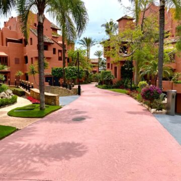 Luxury Beachfront ground floor Apartment with garden in Torre Bermeja on The new Golden Mile Estepona Picture 7