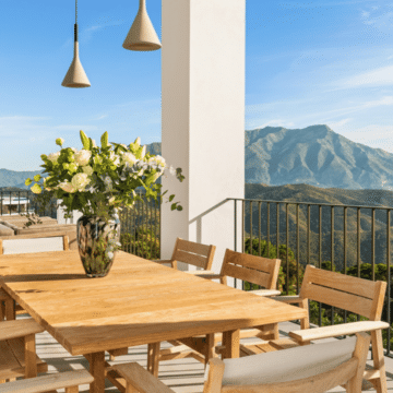Luxury Villa with Panoramic Views in the Tranquil and Private Resort La Zagaleta, Benahavis Picture 2