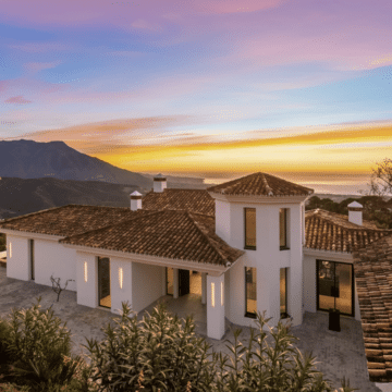Luxury Villa with Panoramic Views in the Tranquil and Private Resort La Zagaleta, Benahavis Picture 9