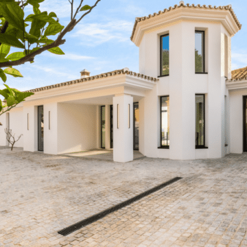 Luxury Villa with Panoramic Views in the Tranquil and Private Resort La Zagaleta, Benahavis Picture 22