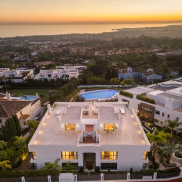 Spectacular Penthouse in the Upscale Community of Sierra Blanca, Marbella Picture 2