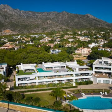 Spectacular Penthouse in the Upscale Community of Sierra Blanca, Marbella Picture 1