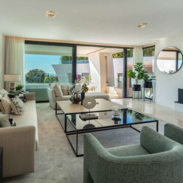 Striking Duplex Penthouse with Panoramic Views in a Private Enclave of Sierra Blanca, Marbella Picture 4
