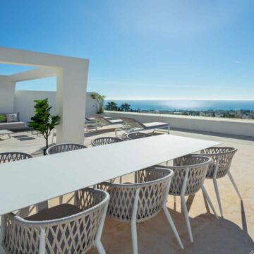 Striking Duplex Penthouse with Panoramic Views in a Private Enclave of Sierra Blanca, Marbella Picture 24