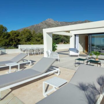 Striking Duplex Penthouse with Panoramic Views in a Private Enclave of Sierra Blanca, Marbella Picture 1