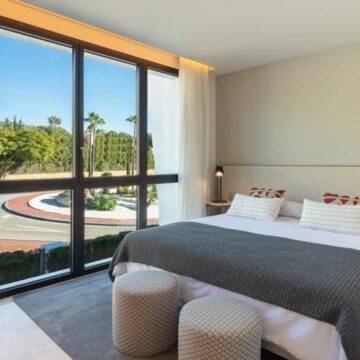 Striking Duplex Penthouse with Panoramic Views in a Private Enclave of Sierra Blanca, Marbella Picture 18