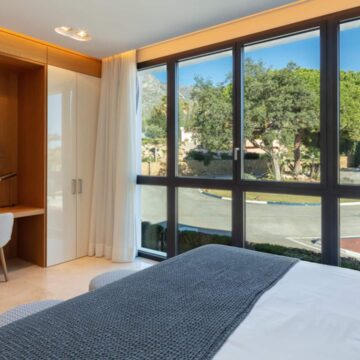Striking Duplex Penthouse with Panoramic Views in a Private Enclave of Sierra Blanca, Marbella Picture 19