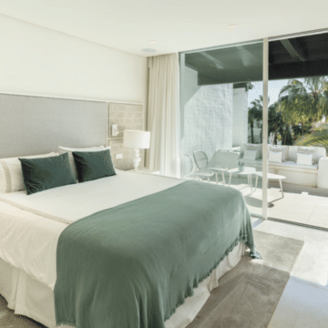 Striking Penthouse Perfectly Located in Highly Sought-After Neighbourhood of Marbella offering a Panoramic Views Picture 8