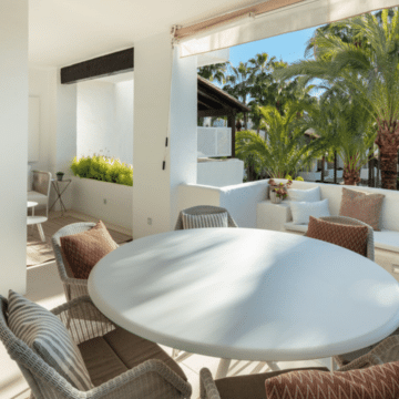 Striking Penthouse Perfectly Located in Highly Sought-After Neighbourhood of Marbella offering a Panoramic Views Picture 2