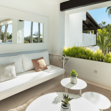 Striking Penthouse Perfectly Located in Highly Sought-After Neighbourhood of Marbella offering a Panoramic Views Picture 19