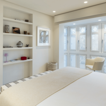 Striking Penthouse Perfectly Located in Highly Sought-After Neighbourhood of Marbella offering a Panoramic Views Picture 13