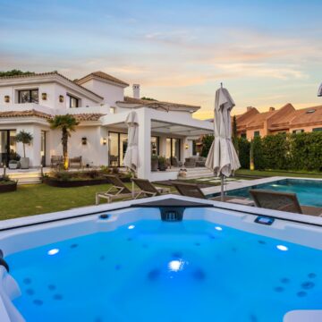 Stylish Andalusian Brand New Villa located near Marbella’s finest beaches and amenities in Los Monteros, Marbella East Picture 3