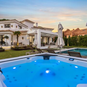 Stylish Andalusian Brand New Villa located near Marbella’s finest beaches and amenities in Los Monteros, Marbella East Picture 3