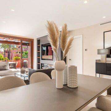 Luxury Front-line Beach Apartment with sea views in Torre Bermeja on The new Golden Mile Estepona Picture 6